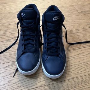 Mens Nike Court Royal Navy White 10.5 great condition